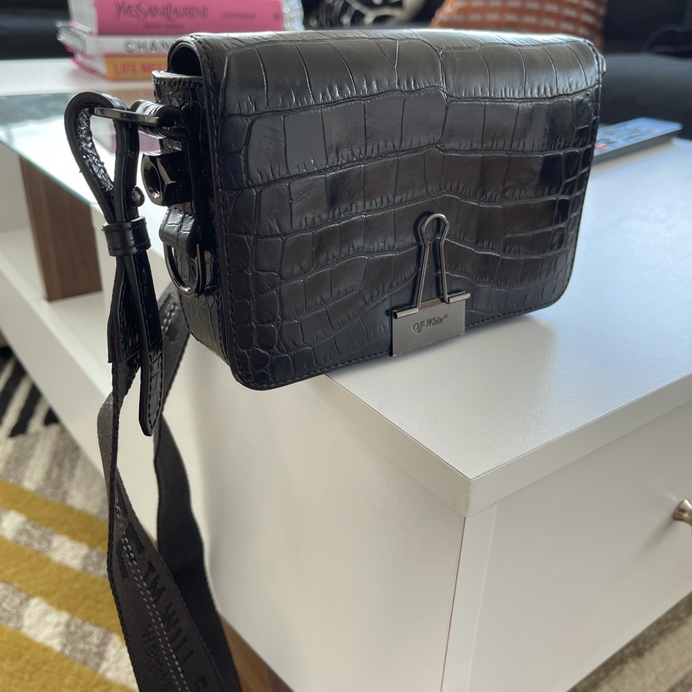 Off white cross shoulder bag